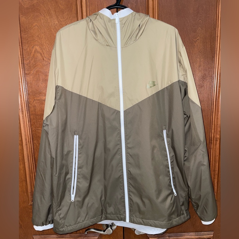 Nike Sportswear Windrunner Windbreaker Jacket